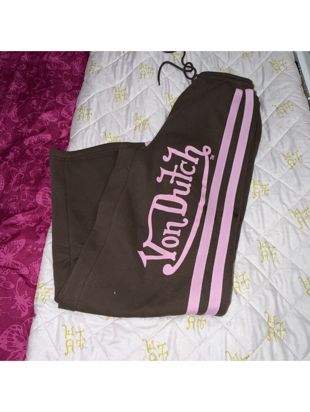 Von Dutch Sweatpants rhinestones logo on back (Size M)